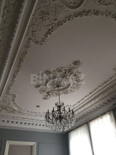Satılır 6 otaqlı köhnə tikili 240 m², Səbail r., photo 6 from 31