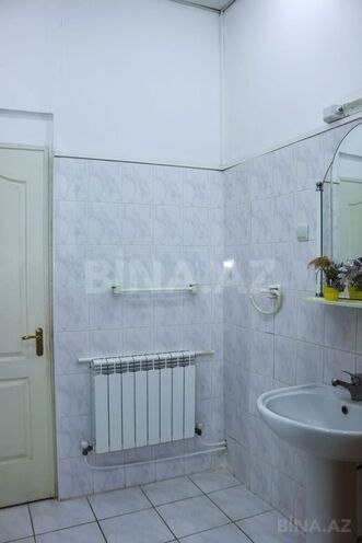 Satılır 6 otaqlı köhnə tikili 240 m², Səbail r., photo 27 from 31
