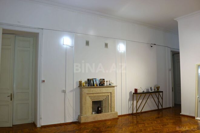 Satılır 6 otaqlı köhnə tikili 240 m², Səbail r., photo 20 from 31