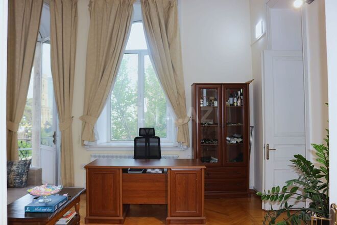 Satılır 6 otaqlı köhnə tikili 240 m², Səbail r., photo 19 from 31