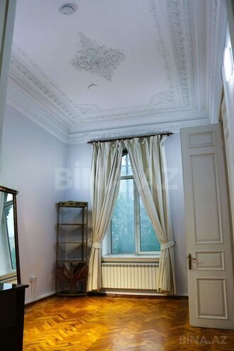 Satılır 6 otaqlı köhnə tikili 240 m², Səbail r., photo 15 from 31