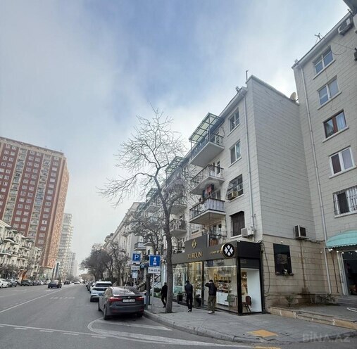 Satılır 2 otaqlı köhnə tikili 55 m², 28 May m., photo 3 from 9