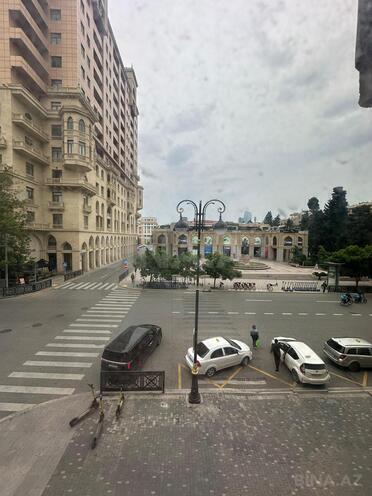 İcarəyə verilir 3 otaqlı köhnə tikili 100 m², Sahil m., photo 28 from 30