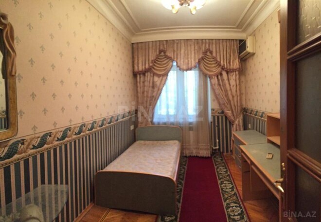 Satılır 6 otaqlı köhnə tikili 180 m², Elmlər Akademiyası m., photo 1 from 13