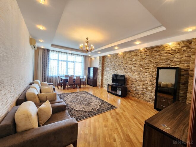 Сдаётся 3-комн. новостройка 140 м², м. Элмляр Академиясы, photo 1 from 17