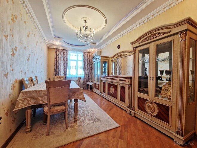 Сдаётся 3-комн. новостройка 120 м², м. Кара Караев, photo 1 from 16