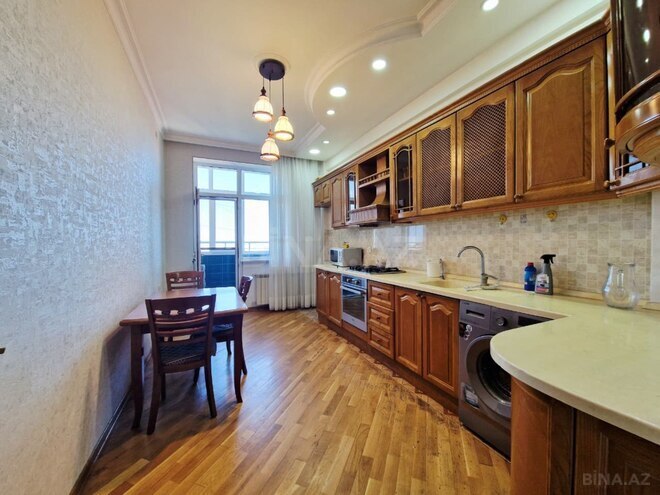 Сдаётся 3-комн. новостройка 120 м², м. Кара Караев, photo 9 from 16