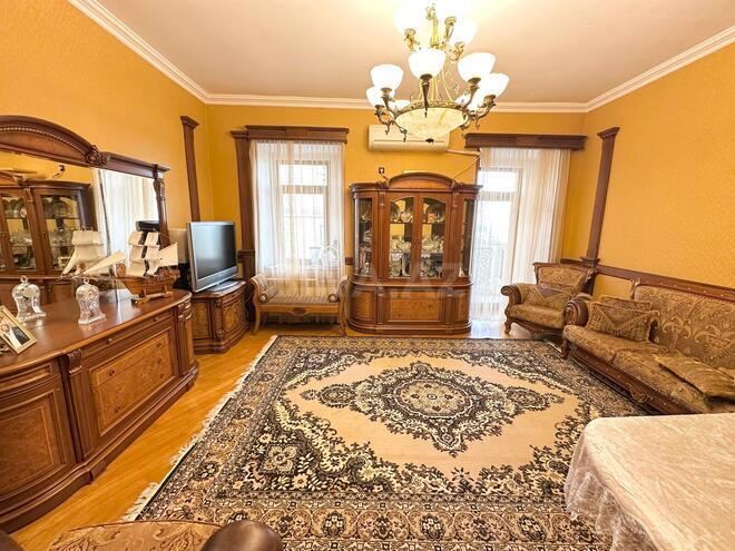 Satılır 2 otaqlı köhnə tikili 70 m², İçəri Şəhər m., photo 3 from 14