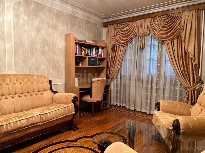 Продаётся 4-комн. вторичка 141 м², м. Кара Караев, photo 12 from 32