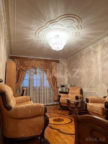 Продаётся 4-комн. вторичка 141 м², м. Кара Караев, photo 13 from 32