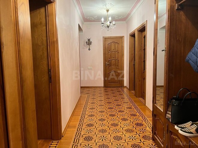 Продаётся 4-комн. вторичка 141 м², м. Кара Караев, photo 29 from 32
