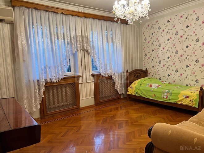 Продаётся 4-комн. вторичка 141 м², м. Кара Караев, photo 18 from 32