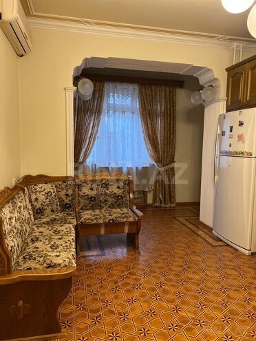 Продаётся 4-комн. вторичка 141 м², м. Кара Караев, photo 9 from 32