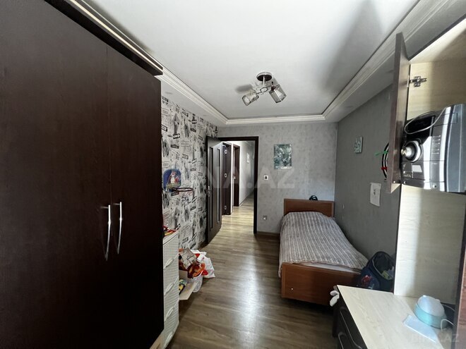 Продаётся 3-комн. вторичка 70 м², м. Нефтчиляр, photo 7 from 15