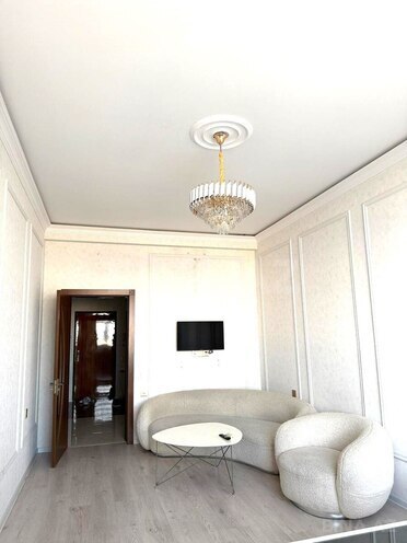 Сдаётся 2-комн. новостройка 80 м², Хатаинский р., photo 1 from 10