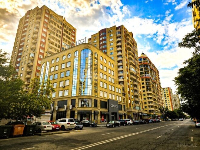 Продаётся 3-комн. новостройка 150 м², м. Элмляр Академиясы, photo 1 from 12