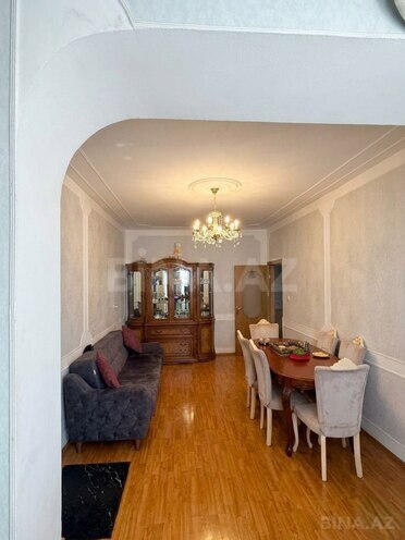 Продаётся 4-комн. вторичка 110 м², м. Нариман Нариманов, photo 1 from 9