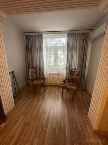 Satılır 3 otaqlı köhnə tikili 75 m², Binə q., photo 1 from 19