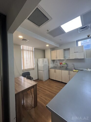 İcarəyə verilir  obyekt 1 200 m², İnşaatçılar m., photo 26 from 32
