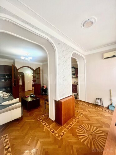 Satılır 5 otaqlı köhnə tikili 120 m², Nəsimi r., photo 6 from 30