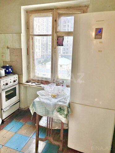 Satılır 3 otaqlı köhnə tikili 75 m², Qara Qarayev m., photo 7 from 12
