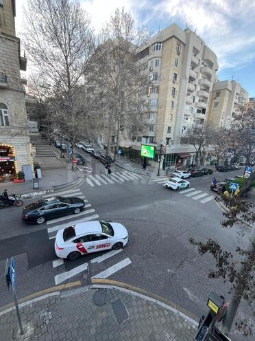 Satılır 4 otaqlı köhnə tikili 100 m², İçəri Şəhər m., photo 19 from 30