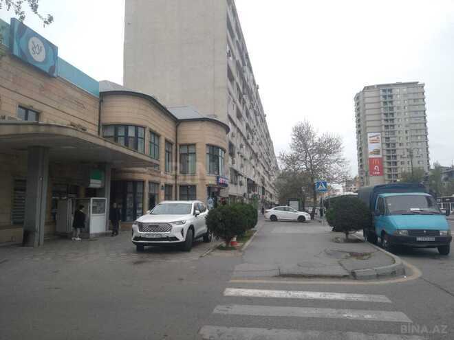 Продаётся 2-комн. вторичка 67 м², м. Иншаатчылар, photo 1 from 12