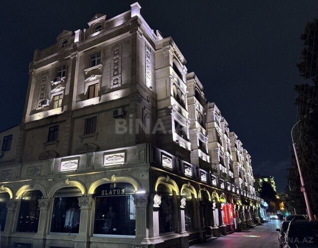 Satılır 2 otaqlı köhnə tikili 65 m², Gənclik m., photo 1 from 16