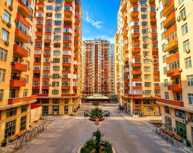 Продаётся 3-комн. новостройка 140 м², м. Нефтчиляр, photo 1 from 12