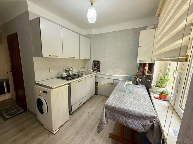 Продаётся 2-комн. вторичка 35 м², м. Элмляр Академиясы, photo 5 from 6