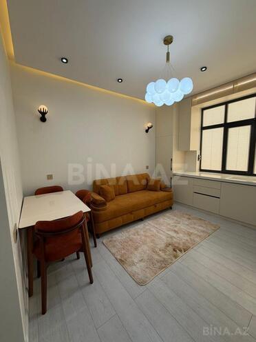 Продаётся 2-комн. новостройка 42 м², м. Кара Караев, photo 3 from 9