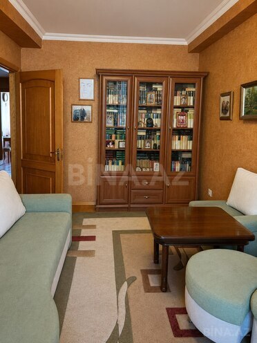 Satılır 3 otaqlı köhnə tikili 100 m², 28 May m., photo 1 from 13