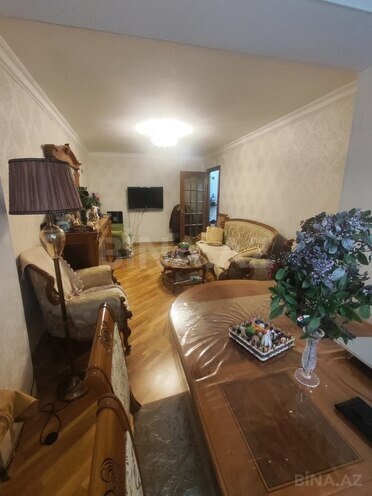 Satılır 3 otaqlı köhnə tikili 70 m², Yasamal r., photo 4 from 15