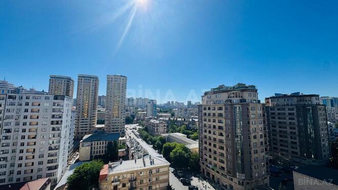 Сдаётся 3-комн. новостройка 120 м², м. Низами, photo 1 from 30