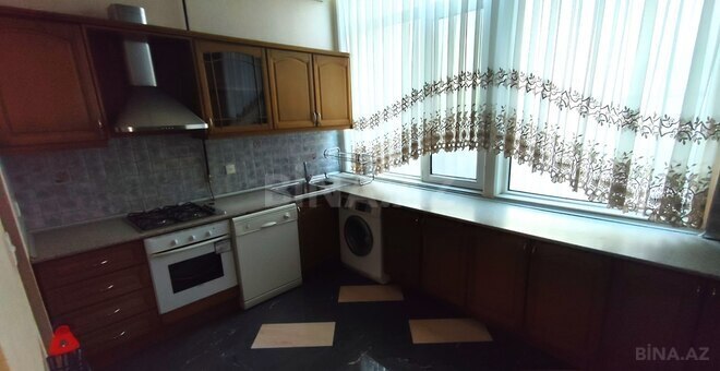 Satılır 4 otaqlı köhnə tikili 150 m², 28 May m., photo 15 from 24