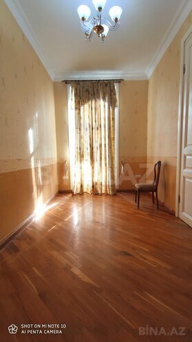 Satılır 4 otaqlı köhnə tikili 150 m², 28 May m., photo 20 from 24