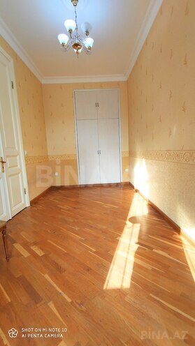 Satılır 4 otaqlı köhnə tikili 150 m², 28 May m., photo 19 from 24