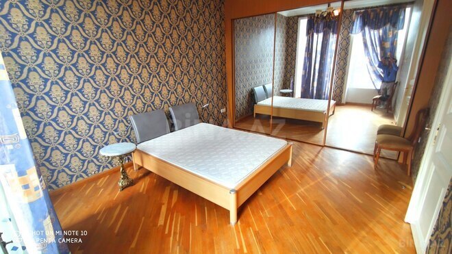 Satılır 4 otaqlı köhnə tikili 150 m², 28 May m., photo 16 from 24