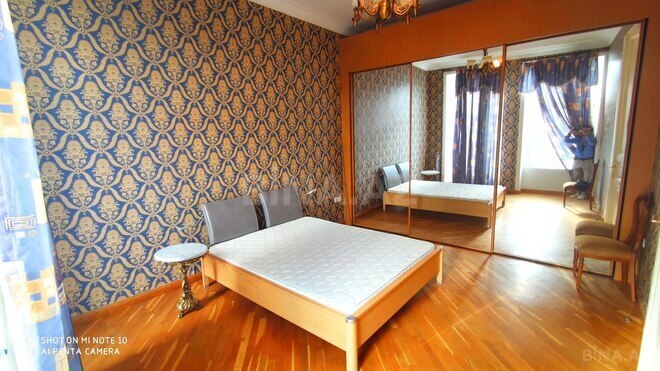 Satılır 4 otaqlı köhnə tikili 150 m², 28 May m., photo 22 from 24