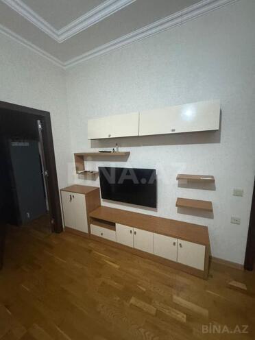 Сдаётся 3-комн. новостройка 90 м², м. Иншаатчылар, photo 3 from 8