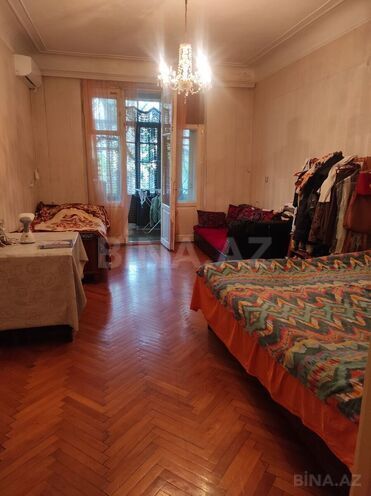 Satılır 2 otaqlı köhnə tikili 60 m², Nizami m., photo 1 from 8