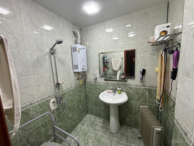 Продаётся 5-комн. вторичка 110 м², м. Ази Асланов, photo 15 from 18