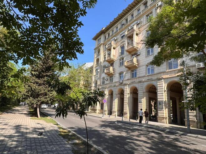 Satılır 3 otaqlı köhnə tikili 85 m², Nəsimi r., photo 3 from 20