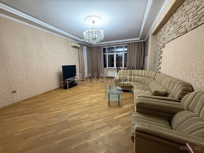 Сдаётся 3-комн. новостройка 130 м², м. Элмляр Академиясы, photo 1 from 16