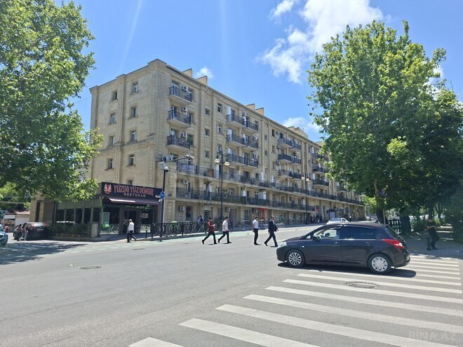 Сдаётся 2-комн. вторичка 60 м², Ясамальский р., photo 1 from 13