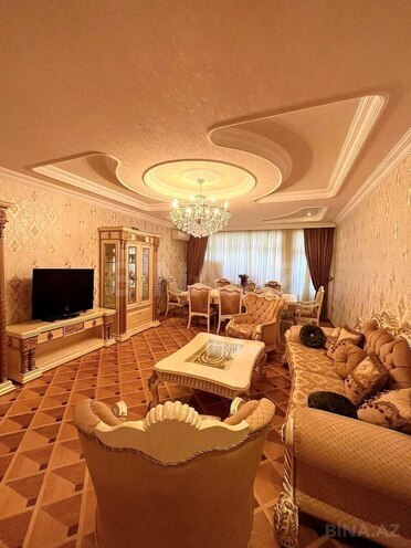 Satılır 4 otaqlı yeni tikili 200.5 m², 28 May m., photo 1 from 15