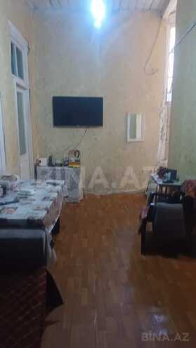 Продаётся 3-комн. вторичка 50 м², м. Низами, photo 1 from 15