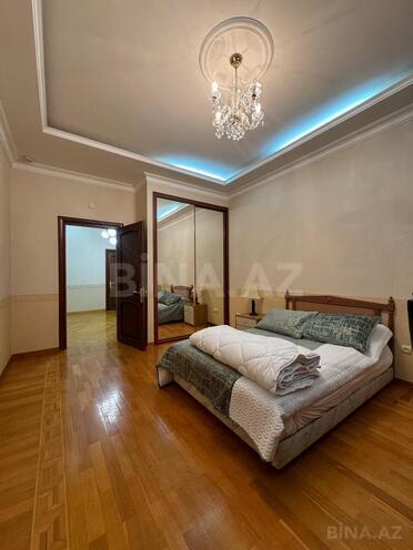 İcarəyə verilir 4 otaqlı yeni tikili 230 m², 28 May m., photo 9 from 31