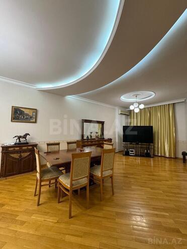 İcarəyə verilir 4 otaqlı yeni tikili 230 m², 28 May m., photo 3 from 31