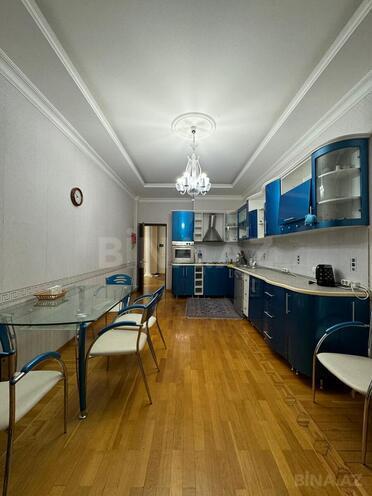 İcarəyə verilir 4 otaqlı yeni tikili 230 m², 28 May m., photo 16 from 31